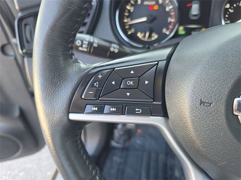 Used 2017 Nissan Rogue SL w/ SL Premium Package image 24