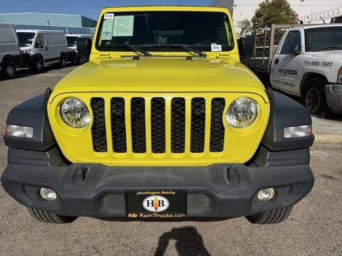 Used 2024 Jeep Wrangler Unlimited Sport AWD/4WD image 2