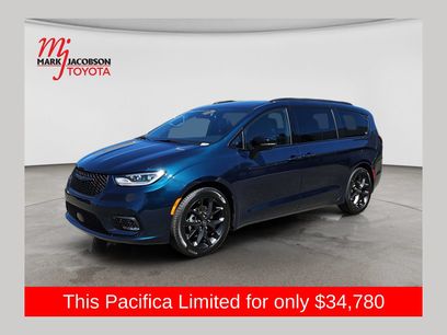 Used 2025 Chrysler Pacifica Limited