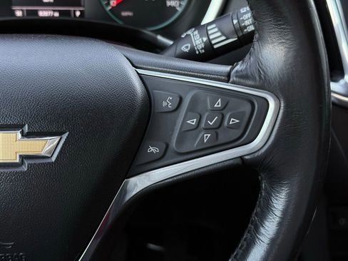 Used 2018 Chevrolet Equinox LT FWD image 30