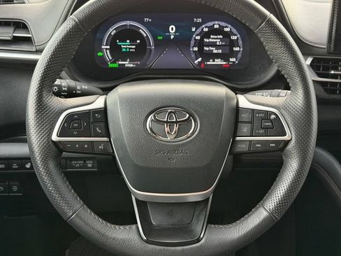 Certified 2025 Toyota Sienna Platinum AWD/4WD image 27