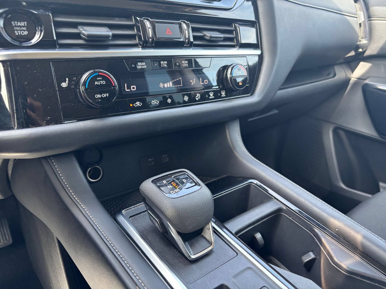 Used 2025 Nissan Pathfinder SV AWD/4WD image 41