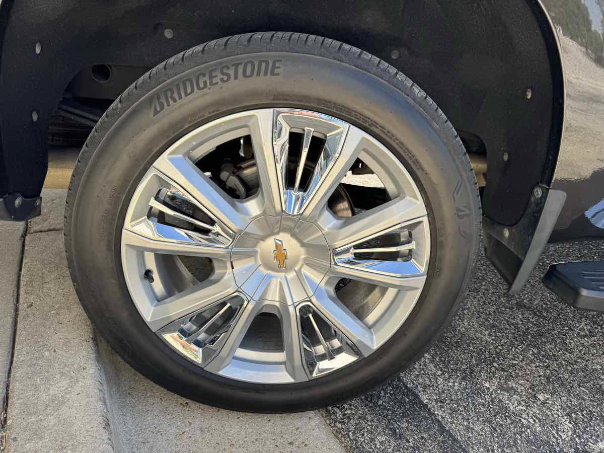 Used 2021 Chevrolet Silverado 1500 LTZ w/ LTZ Convenience Package II AWD/4WD image 35