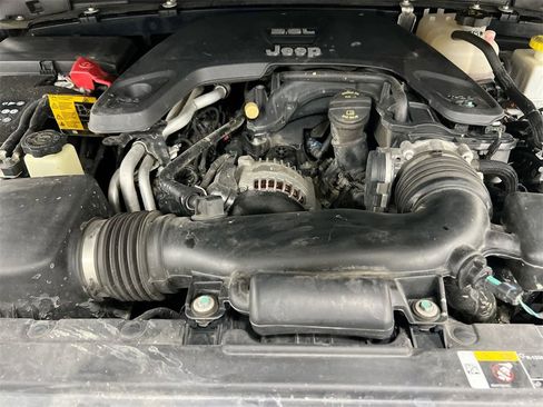 Used 2021 Jeep Gladiator Overland image 25