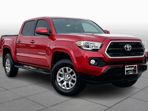 Used 2017 Toyota Tacoma SR5 image 3