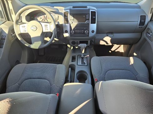 Used 2017 Nissan Frontier SV image 26