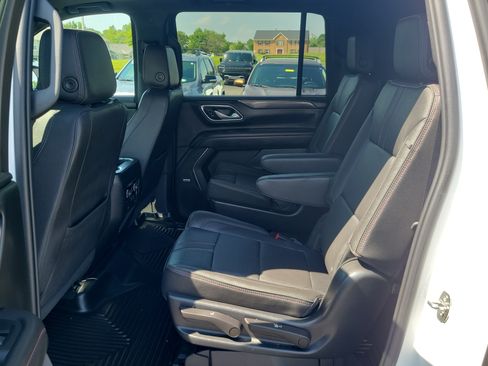 Used 2022 Chevrolet Suburban RST w/ Luxury Package AWD/4WD image 13