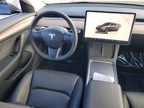 Used 2023 Tesla Model 3 Standard Range image 12
