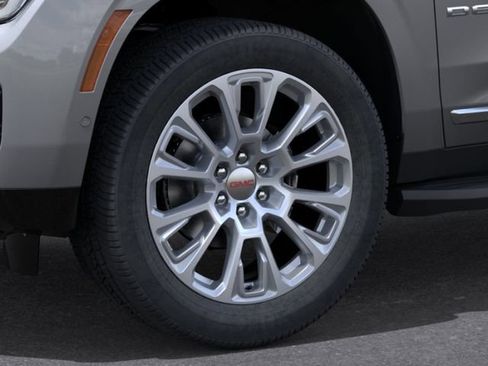 New 2026 GMC Yukon XL Denali w/ LPO, Floor Liner Package AWD/4WD image 9