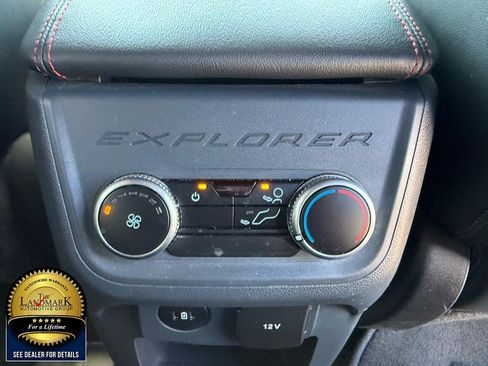 Used 2025 Ford Explorer ST-Line w/ ST-Line Street Pack AWD/4WD image 17