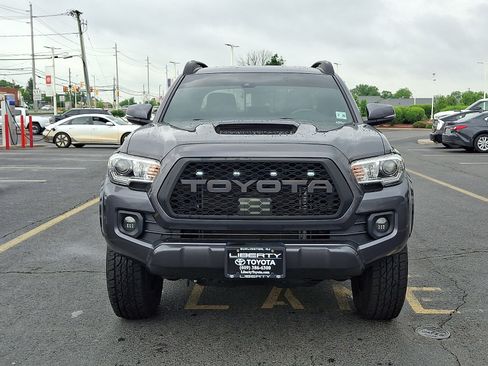 Used 2021 Toyota Tacoma TRD Sport AWD/4WD image 2