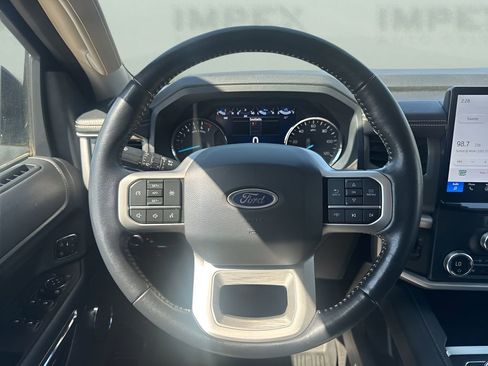 Used 2024 Ford Expedition Max XLT image 15
