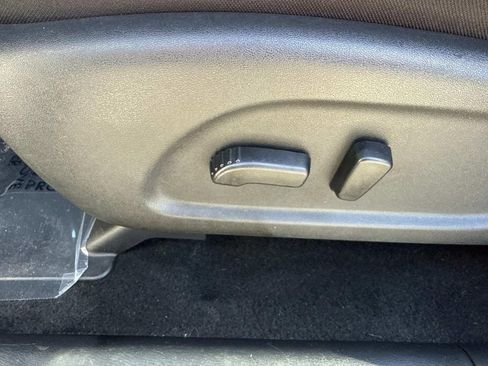 Used 2019 Nissan Pathfinder SV image 28