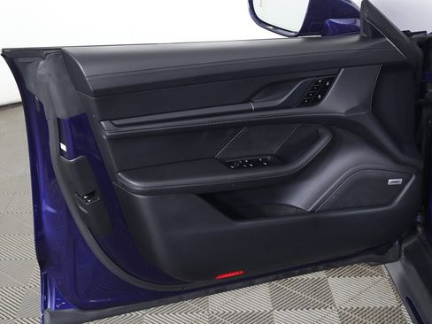 Used 2021 Porsche Taycan Turbo image 27