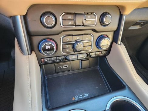 Used 2023 Chevrolet Suburban Premier w/ Advanced Technology Package image 26