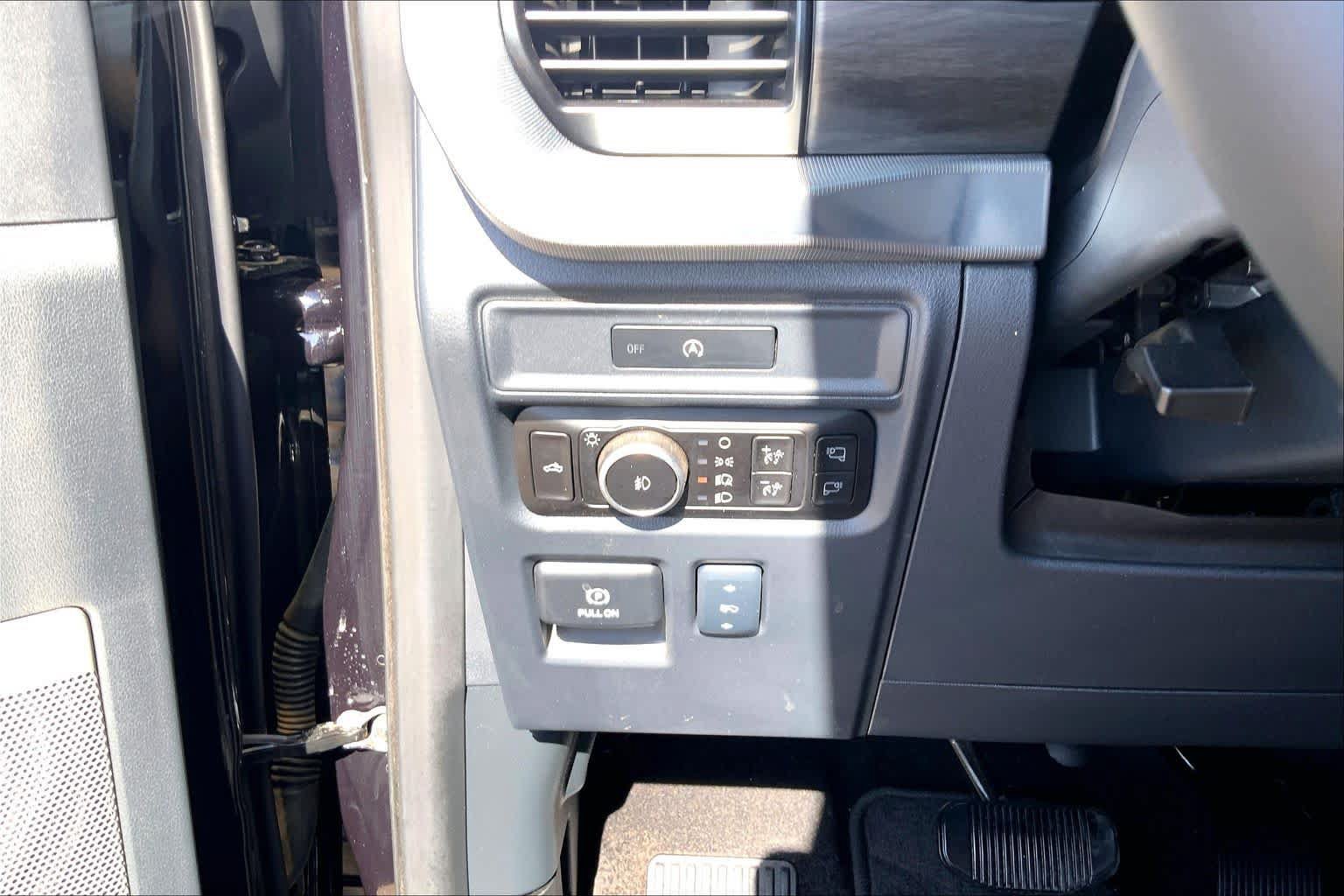 Used 2025 Ford F150 Lariat w/ Equipment Group 501A Mid AWD/4WD image 36