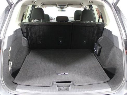 Certified 2025 Nissan Rogue SV FWD image 17