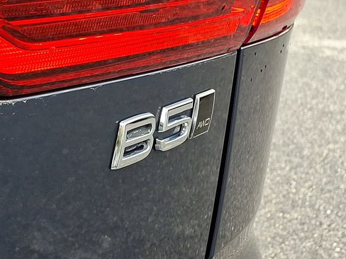 Used 2023 Volvo XC60 B5 Ultimate w/ Climate Package image 31