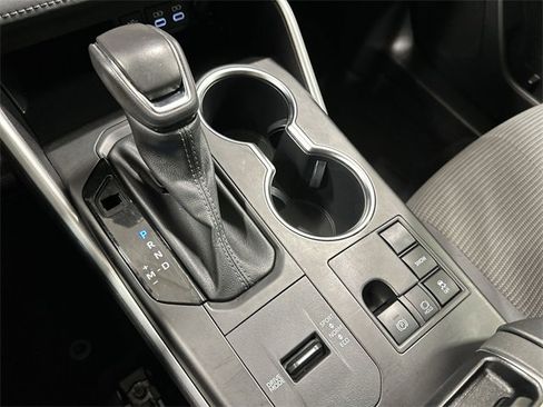 Used 2023 Toyota Highlander LE image 35