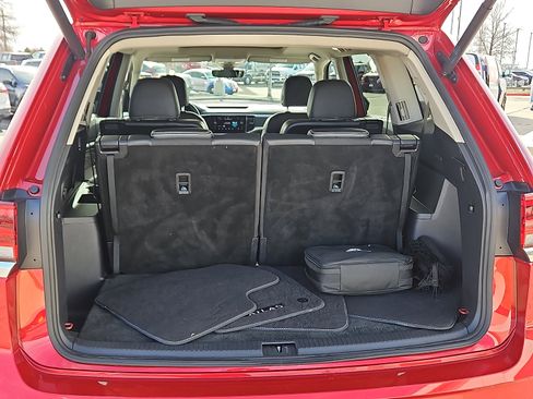 Certified 2022 Volkswagen Atlas SEL Premium w/ Atlas Adventure Package image 6