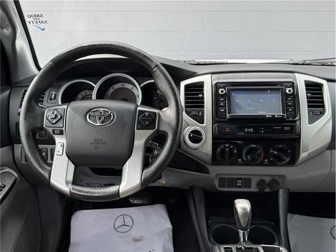 Used 2014 Toyota Tacoma 4x4 Access Cab w/ SR5 Package image 18