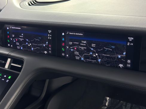 Used 2022 Porsche Taycan 4S image 26