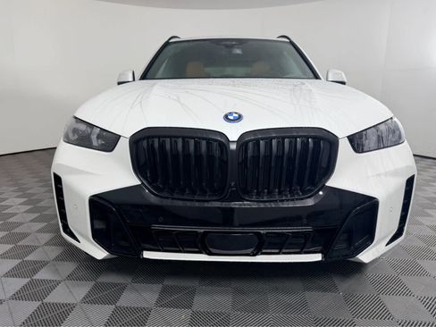 New 2026 BMW X5 xDrive50e w/ M Sport Package image 9