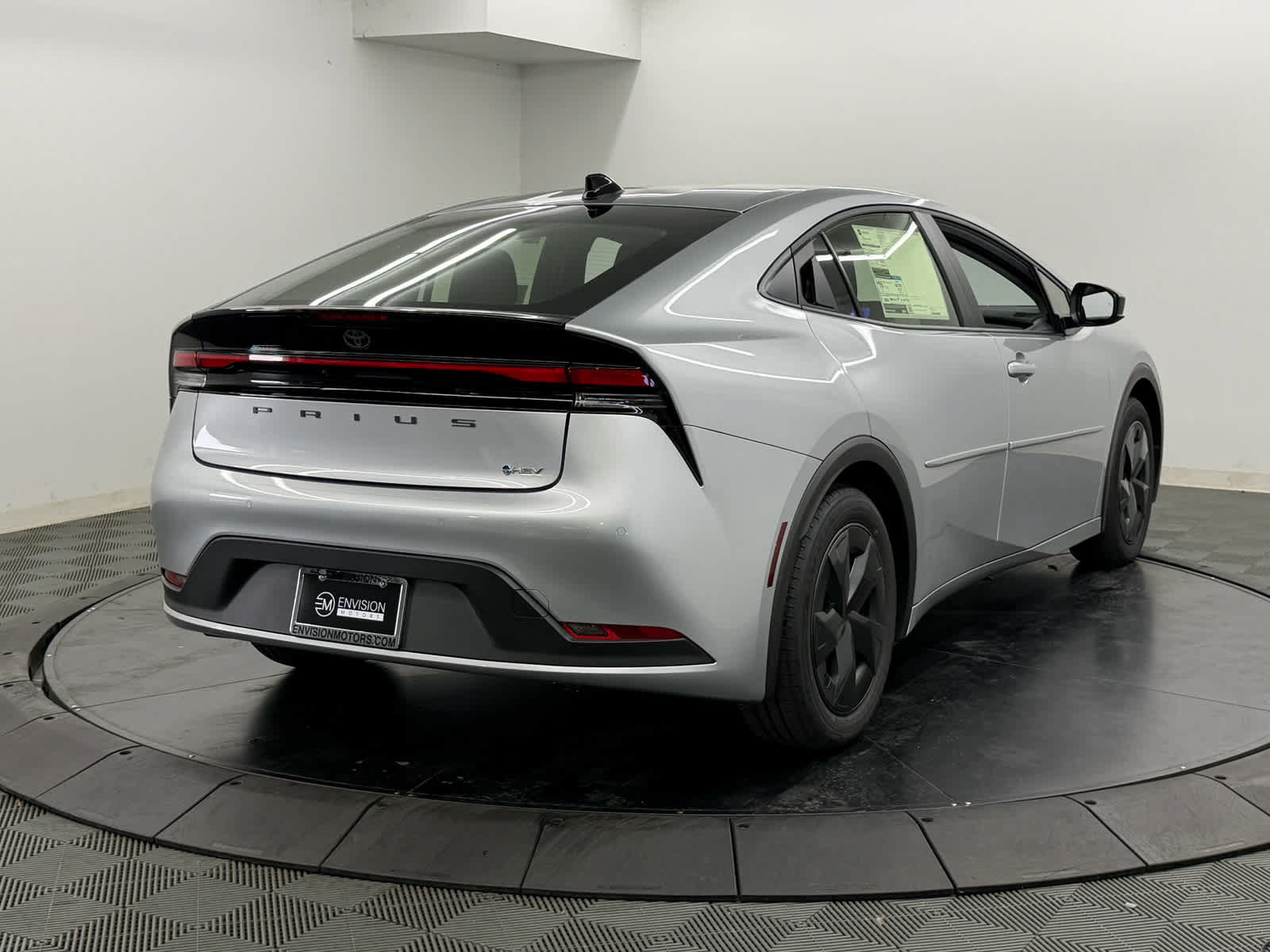 New 2027 Toyota Prius LE FWD image 8