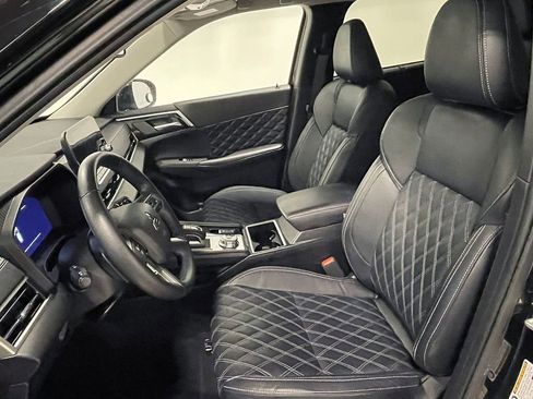 Used 2024 Mitsubishi Outlander SEL image 3