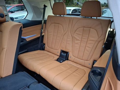Used 2021 BMW X7 xDrive40i w/ Executive Package image 8
