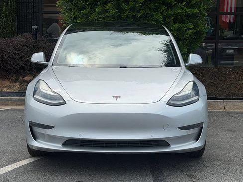 Used 2018 Tesla Model 3 Mid Range RWD image 3