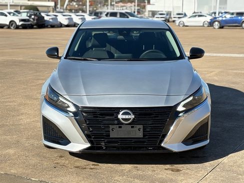 Certified 2023 Nissan Altima 2.5 SV image 3