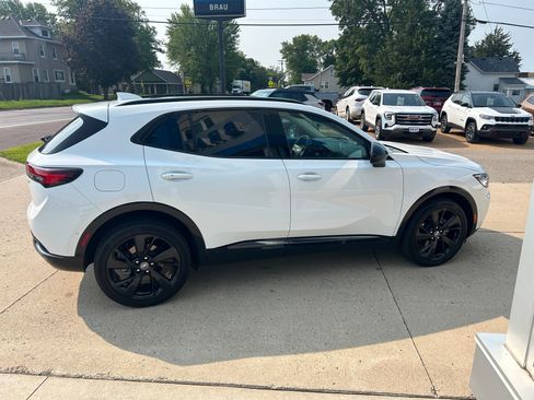 Used 2022 Buick Envision Essence w/ Technology Package II AWD/4WD image 5