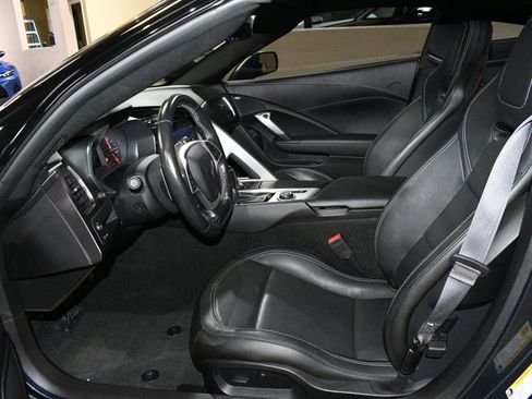 Used 2017 Chevrolet Corvette Stingray Coupe w/ 1LT RWD image 49