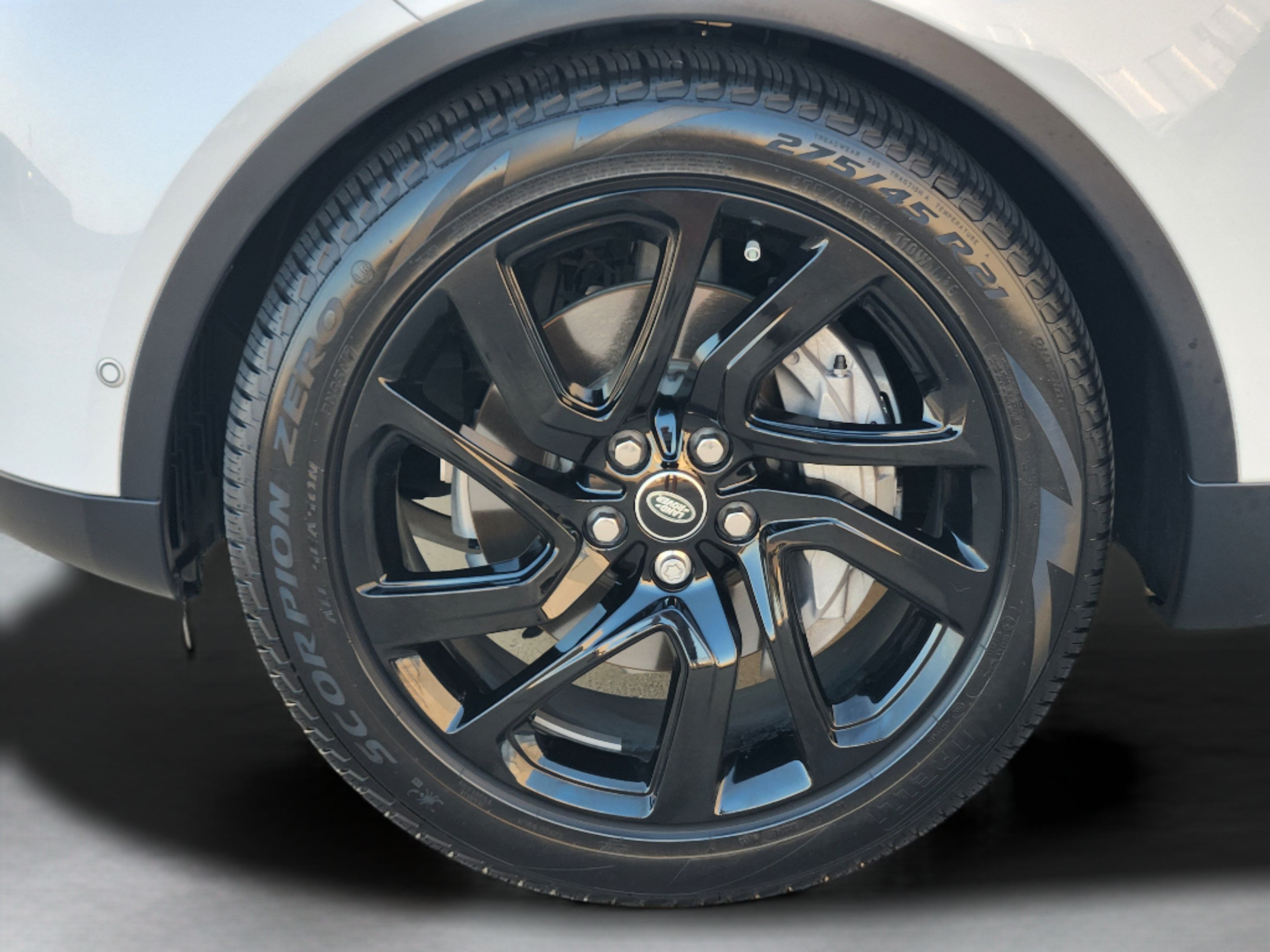 Certified 2025 Land Rover Discovery S AWD/4WD image 34
