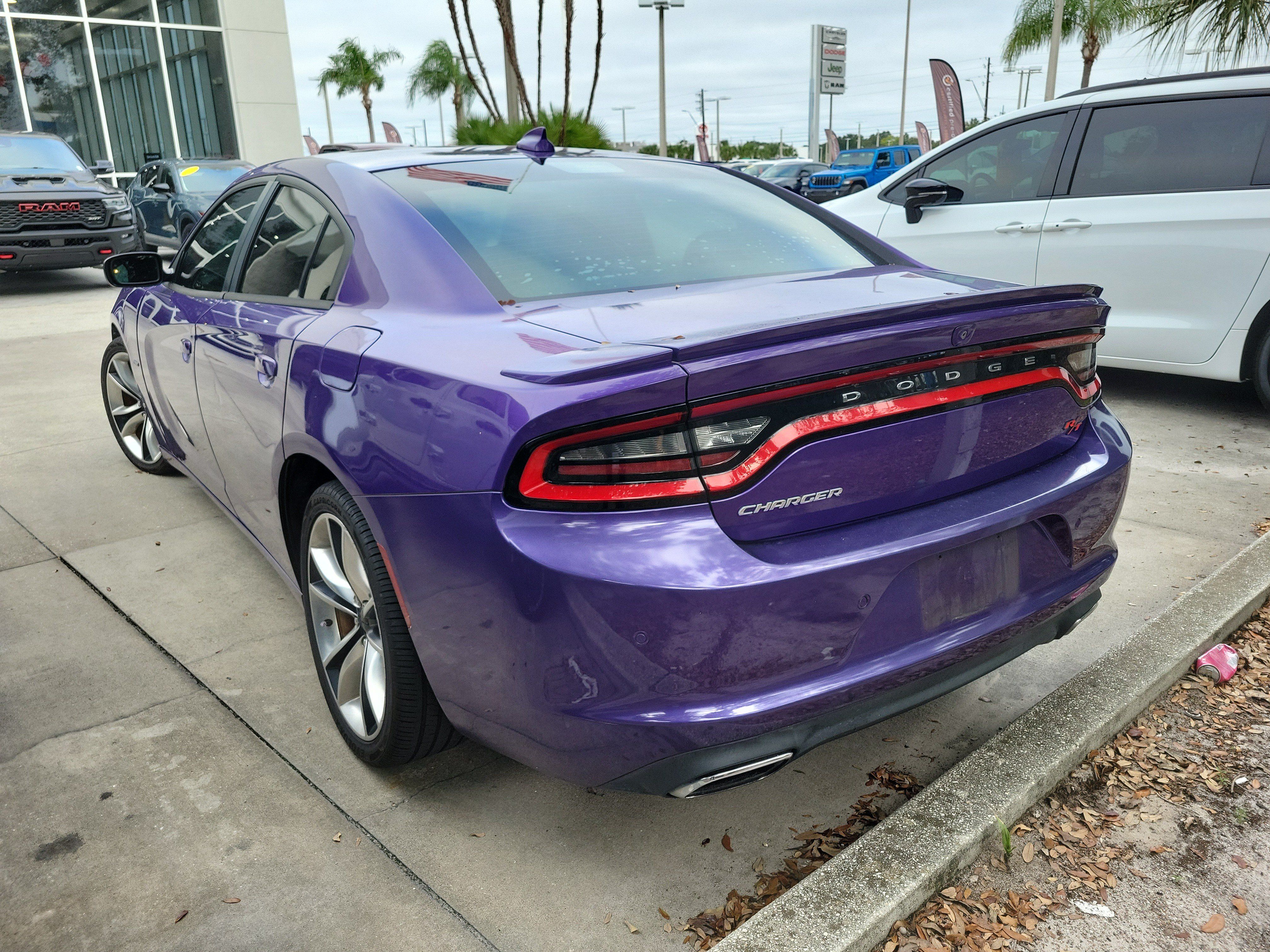 Used 2016 Dodge Charger R/T RWD image 2