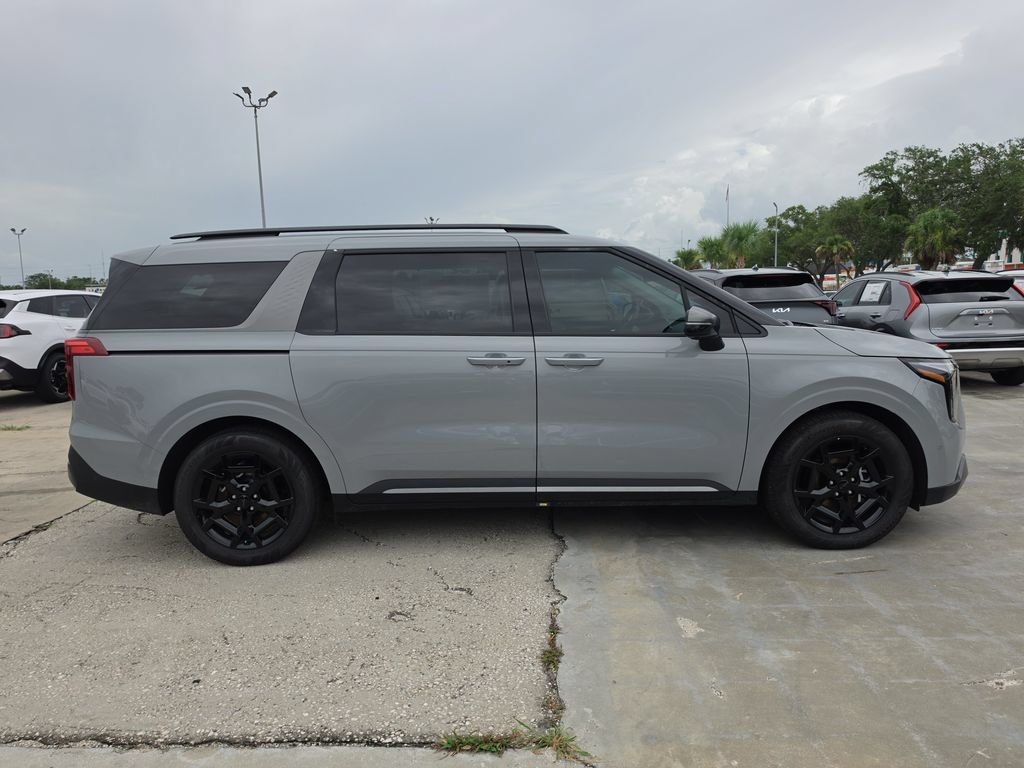 New 2026 Kia Carnival SX w/ SX Dark Edition Package FWD image 9