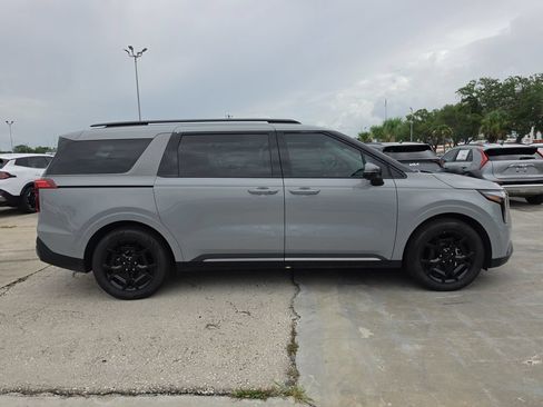 New 2026 Kia Carnival SX w/ SX Dark Edition Package FWD image 9
