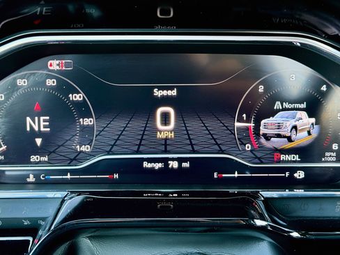 Used 2025 GMC Sierra 1500 SLT image 39