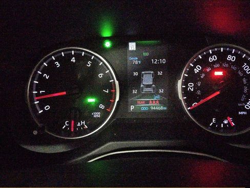Used 2022 Toyota RAV4 LE AWD/4WD image 9