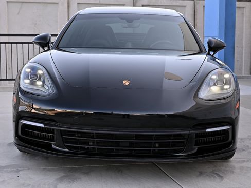 Used 2018 Porsche Panamera 4 AWD/4WD image 10