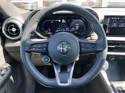 Certified 2024 Alfa Romeo Tonale Ti w/ Active Assist Package image 17