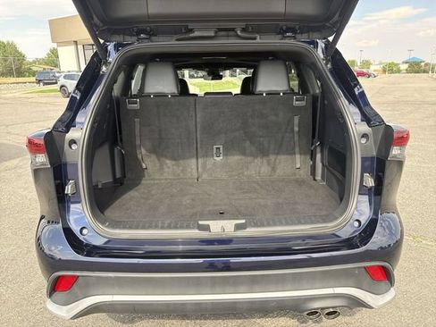Used 2025 Toyota Highlander XSE AWD/4WD image 24