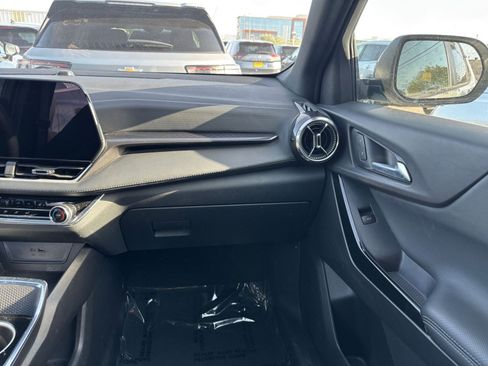 Used 2025 Chevrolet Equinox LT FWD image 35