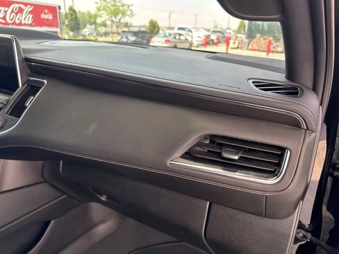 Used 2023 GMC Yukon AT4 w/ AT4 Premium Package AWD/4WD image 30