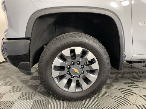 Used 2024 Chevrolet Silverado 2500 Custom w/ Custom Value Package AWD/4WD image 9