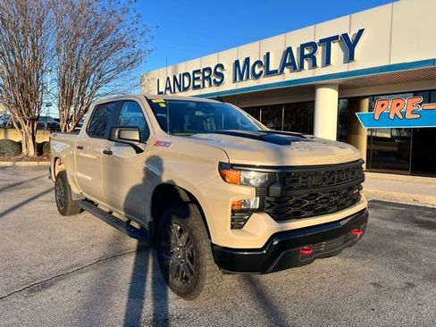 Used 2023 Chevrolet Silverado 1500 Custom Trail Boss image 2