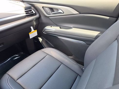 New 2026 Chevrolet Traverse LT w/ Enhanced Driving Package FWD image 17