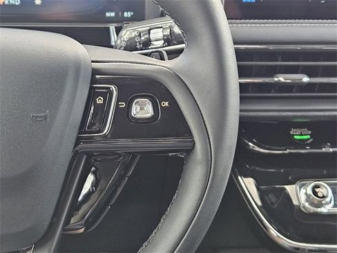 New 2025 Lincoln Corsair AWD w/ Equipment Group 101A image 27