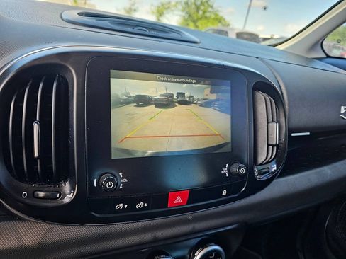 Used 2017 FIAT 500L Lounge w/ Premium Package FWD image 11